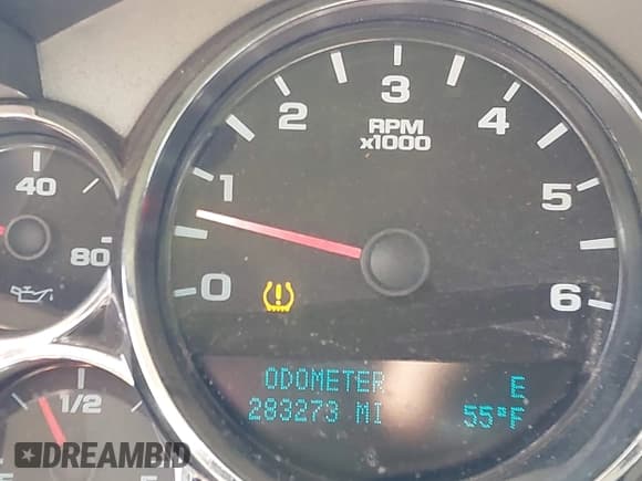 ✅ 2010 Chevrolet Silverado 1500 LT • VIN: 3GCRCSE02AG225245 • Lot: 43597712. Wystawiony na IAAI z przebiegiem 283 273 mil. Bezpłatny archiwum sprzedaży aukcyjnych z USA i szczegółowy raport historii pojazdu na DreamBid. Zdjęcie 7.