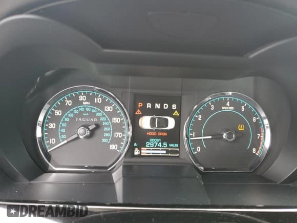 ✅ 2015 Jaguar XK • VIN: SAJWA4GB3FLB55885 • Lot: 43745955. Wystawiony na Copart z przebiegiem 20 091 mil. Bezpłatny archiwum sprzedaży aukcyjnych z USA i szczegółowy raport historii pojazdu na DreamBid. Zdjęcie 9.