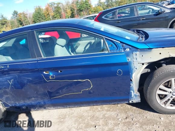 ✅ 2019 Hyundai Sonata SE • VIN: 5NPE24AF5KH761249 • Lot: 43469235. Listed on IAAI with 76,925 mi. Free auction sales archive from the USA and detailed vehicle history report at DreamBid. Image 22.