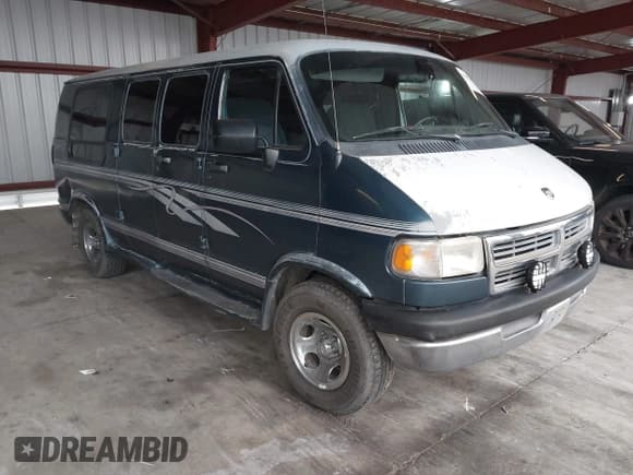 ✅ 1997 Dodge Cargo • VIN: 2B6HB21Y9VK581148 • Lot: 43807002. Listed on IAAI with 174,437 mi. Free auction sales archive from the USA and detailed vehicle history report at DreamBid. Image 1.