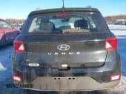 ✅ 2024 Hyundai Venue SEL • VIN: KMHRC8A38RU312638 • Lot: 41262239. Wystawiony na IAAI z przebiegiem 6 848 mil. Bezpłatny archiwum sprzedaży aukcyjnych z USA i szczegółowy raport historii pojazdu na DreamBid. Zdjęcie 17.