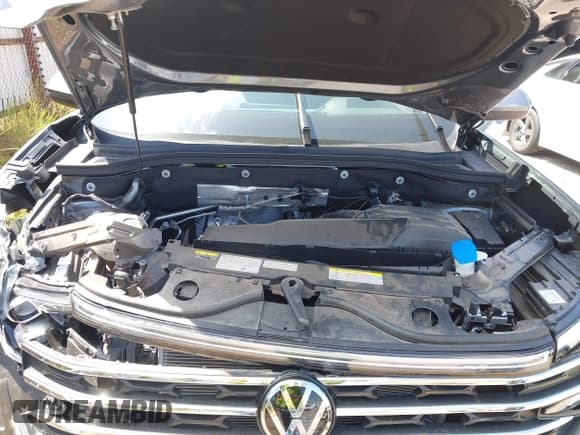 ✅ 2025 Volkswagen Atlas SE • VIN: 1V2HR2CA3SC513882 • Лот: 43022417. Опубликован ранее на IAAI с пробегом 1 711 миль. Бесплатный доступ к архиву аукционных продаж из США и подробный отчёт об истории автомобиля на DreamBid. Изображение 10.