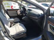 ✅ 2019 Honda CR-V EX-L • VIN: JHLRW2H82KX001367 • Lot: 43255549. Wystawiony na IAAI z przebiegiem 38 374 mil. Bezpłatny archiwum sprzedaży aukcyjnych z USA i szczegółowy raport historii pojazdu na DreamBid. Zdjęcie 5.