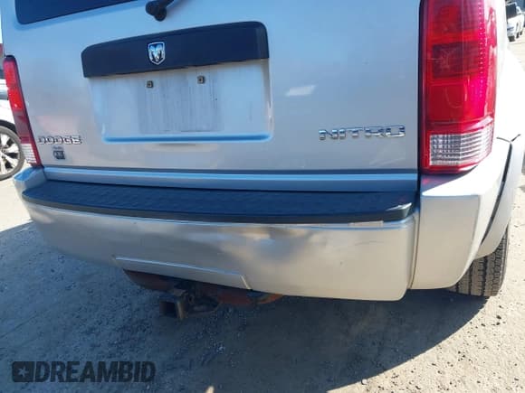 ✅ 2009 Dodge Nitro SE • VIN: 1D8GU28K69W529758 • Lot: 43671686. Wystawiony na IAAI z przebiegiem 179 860 mil. Bezpłatny archiwum sprzedaży aukcyjnych z USA i szczegółowy raport historii pojazdu na DreamBid. Zdjęcie 13.