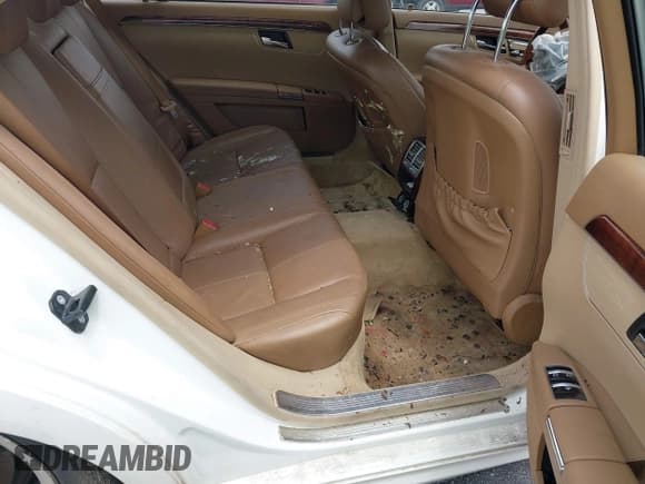 ✅ 2009 Mercedes-Benz S 550 • VIN: WDDNG71X49A242275 • Лот: 42469109. Опубликован ранее на IAAI с пробегом 130 001 миль. Бесплатный доступ к архиву аукционных продаж из США и подробный отчёт об истории автомобиля на DreamBid. Изображение 8.