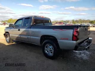 ✅ 2004 Chevrolet Silverado 1500 LS • VIN: 2GCEC19V041344214 • Лот: 79970194. Опубликован ранее на Copart с пробегом 275 969 миль. Бесплатный доступ к архиву аукционных продаж из США и подробный отчёт об истории автомобиля на DreamBid. Изображение 2.