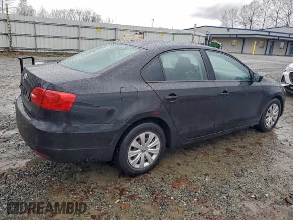 ✅ 2013 Volkswagen Jetta • VIN: 3VW2K7AJ4DM390815 • Lot: 95792385. Wystawiony na Copart z przebiegiem 110 395 mil. Bezpłatny archiwum sprzedaży aukcyjnych z USA i szczegółowy raport historii pojazdu na DreamBid. Zdjęcie 3.