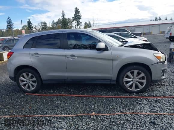 2014 Mitsubishi Outlander SE с VIN 4A4AR4AU1EE026516, выставлен на аукционе IAAI как лот 43337686 с пробегом 113 351 миль миль и . История ставок и продаж доступна на DreamBid. Изображение 13.