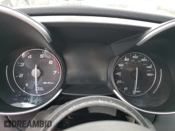 ✅ 2020 Alfa Romeo Giulia Ti Sport • VIN: ZARFANBN1L7636683 • Лот: 92453415. Опубликован ранее на Copart с пробегом Не указан. Бесплатный доступ к архиву аукционных продаж из США и подробный отчёт об истории автомобиля на DreamBid. Изображение 9.