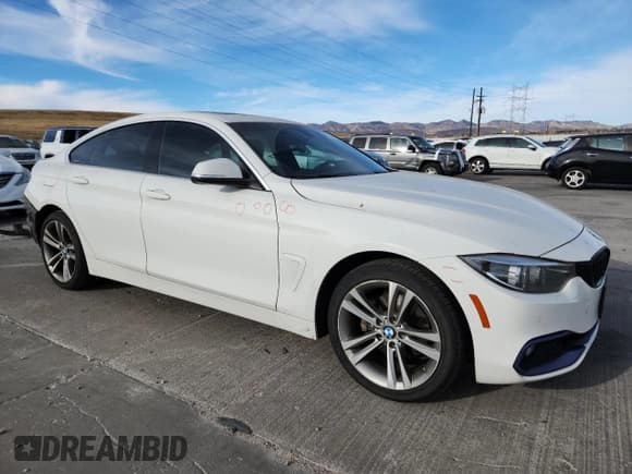 ✅ 2018 BMW 4 Series 430i xDrive • VIN: WBA4J3C55JBG91944 • Lot: 93328935. Wystawiony na Copart z przebiegiem 98 881 mil. Bezpłatny archiwum sprzedaży aukcyjnych z USA i szczegółowy raport historii pojazdu na DreamBid. Zdjęcie 4.