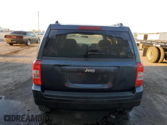 ✅ 2015 Jeep Patriot Sport • VIN: 1C4NJPBB3FD358771 • Lot: 86523725. Listed on Copart with 161,119 mi. Free auction sales archive from the USA and detailed vehicle history report at DreamBid. Image 6.