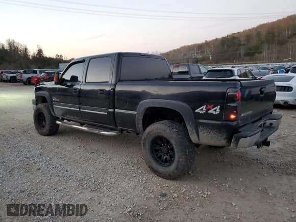 ✅ 2004 Chevrolet Silverado 2500HD LS • VIN: 1GCHK23284F194611 • Lot: 92811705. Wystawiony na Copart z przebiegiem 156 214 mil. Bezpłatny archiwum sprzedaży aukcyjnych z USA i szczegółowy raport historii pojazdu na DreamBid. Zdjęcie 2.