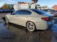 ✅ 2021 BMW 5 Series 530i xDrive • VIN: WBA13BJ04MWW94102 • Лот: 87232075. Опубликован ранее на Copart с пробегом 58 357 миль. Бесплатный доступ к архиву аукционных продаж из США и подробный отчёт об истории автомобиля на DreamBid. Изображение 2.