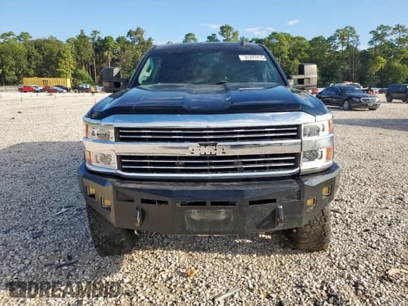 ✅ 2015 Chevrolet Silverado 2500HD LTZ • VIN: 1GC1KWEGXFF666912 • Lot: 81297415. Wystawiony na Copart z przebiegiem 141 934 mil. Bezpłatny archiwum sprzedaży aukcyjnych z USA i szczegółowy raport historii pojazdu na DreamBid. Zdjęcie 5.