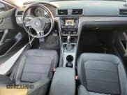 ✅ 2015 Volkswagen Passat SE • VIN: 1VWBV7A3XFC104317 • Лот: 87199975. Опубликован ранее на Copart с пробегом 138 952 миль. Бесплатный доступ к архиву аукционных продаж из США и подробный отчёт об истории автомобиля на DreamBid. Изображение 8.