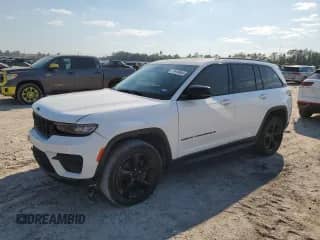 2022 Jeep Grand Cherokee Altitude z VIN 1C4RJGAGXN8586563, wystawiony jako Copart lot #72616844 z przebiegiem 33 393 mil mil oraz Szkoda całkowita • Salvage title. Historia ofert i sprzedaży dostępna na DreamBid. Obrazek 1.