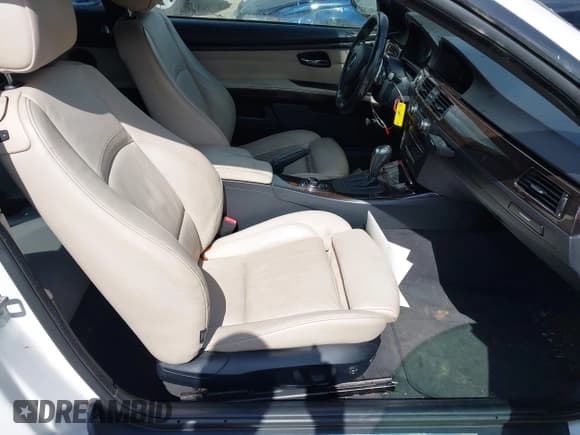 ✅ 2013 BMW 3 Series 328i xDrive • VIN: WBAKF5C56DE658035 • Lot: 40345747. Wystawiony na IAAI z przebiegiem 106 321 mil. Bezpłatny archiwum sprzedaży aukcyjnych z USA i szczegółowy raport historii pojazdu na DreamBid. Zdjęcie 5.