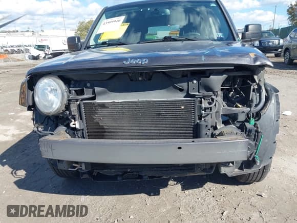 ✅ 2016 Jeep Patriot Sport • VIN: 1C4NJPBA5GD766827 • Lot: 43509940. Listed on IAAI with 67,168 mi. Free auction sales archive from the USA and detailed vehicle history report at DreamBid. Image 6.