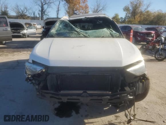 ✅ 2021 Audi Q3 Premium • VIN: WA1AUCF33M1059601 • Lot: 90908055. Wystawiony na Copart z przebiegiem 80 262 mil. Bezpłatny archiwum sprzedaży aukcyjnych z USA i szczegółowy raport historii pojazdu na DreamBid. Zdjęcie 5.