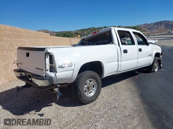 ✅ 2005 Chevrolet Silverado 2500HD LS • VIN: 1GCHK23295F850770 • Lot: 43464367. Wystawiony na IAAI z przebiegiem Nie podano. Bezpłatny archiwum sprzedaży aukcyjnych z USA i szczegółowy raport historii pojazdu na DreamBid. Zdjęcie 4.