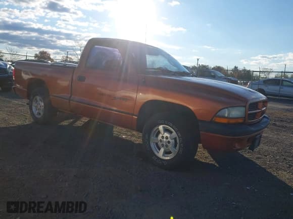 ✅ 2001 Dodge Dakota • VIN: 1B7FL26P91S173068 • Lot: 43473639. Wystawiony na IAAI z przebiegiem 71 129 mil. Bezpłatny archiwum sprzedaży aukcyjnych z USA i szczegółowy raport historii pojazdu na DreamBid. Zdjęcie 1.