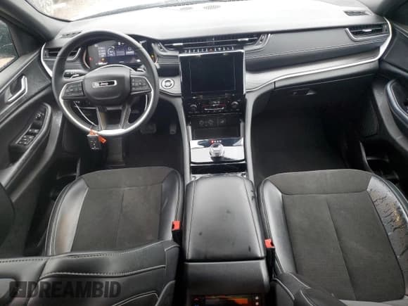 ✅ 2023 Jeep Grand Cherokee Altitude • VIN: 1C4RJKAG5P8881933 • Lot: 92749255. Wystawiony na Copart z przebiegiem 51 426 mil. Bezpłatny archiwum sprzedaży aukcyjnych z USA i szczegółowy raport historii pojazdu na DreamBid. Zdjęcie 8.