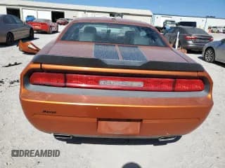 ✅ 2011 Dodge Challenger • VIN: 2B3CJ4DG1BH586183 • Lot: 75192014. Wystawiony na Copart z przebiegiem Nie podano. Bezpłatny archiwum sprzedaży aukcyjnych z USA i szczegółowy raport historii pojazdu na DreamBid. Zdjęcie 6.