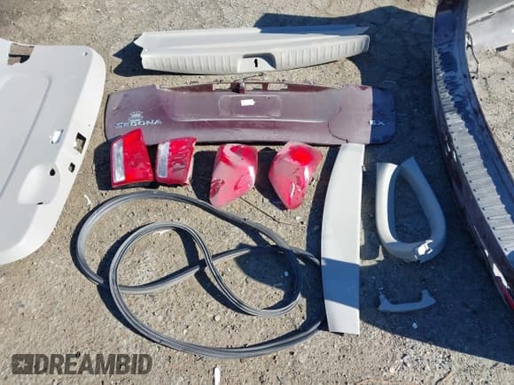 ✅ 2017 Kia Sedona EX • VIN: KNDMC5C15H6281408 • Лот: 43493765. Опубликован ранее на IAAI с пробегом 44 978 миль. Бесплатный доступ к архиву аукционных продаж из США и подробный отчёт об истории автомобиля на DreamBid. Изображение 18.