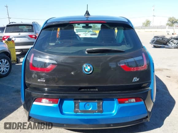 ✅ 2017 BMW i3 • VIN: WBY1Z8C52HV551561 • Lot: 43288092. Listed on IAAI with 134,452 mi. Free auction sales archive from the USA and detailed vehicle history report at DreamBid. Image 17.