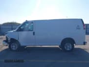 ✅ 2020 Chevrolet Express Cargo • VIN: 1GCWGAFG4L1136579 • Lot: 42368930. Wystawiony na IAAI z przebiegiem 148 792 mil. Bezpłatny archiwum sprzedaży aukcyjnych z USA i szczegółowy raport historii pojazdu na DreamBid. Zdjęcie 14.