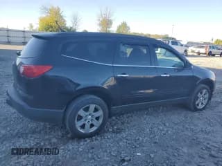✅ 2011 Chevrolet Traverse 1LT • VIN: 1GNKRGED5BJ382159 • Lot: 72938734. Wystawiony na Copart z przebiegiem 191 009 mil. Bezpłatny archiwum sprzedaży aukcyjnych z USA i szczegółowy raport historii pojazdu na DreamBid. Zdjęcie 3.