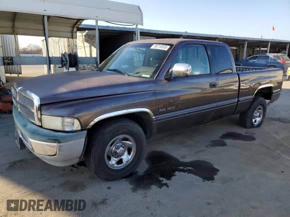 ✅ 1997 Dodge 1500 • VIN: 3B7HC13Y5VG832342 • Лот: 88210935. Размещён на Copart с пробегом 133 613 миль миль. Получите бесплатный доступ к архиву аукционных продаж из США и посмотрите подробный отчёт об истории автомобиля на DreamBid. Изображение 1.