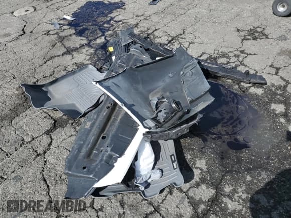 ✅ 2018 Toyota Sienna XLE Auto Access Seat • VIN: 5TDYZ3DC3JS925711 • Lot: 86405475. Listed on Copart with 119,052 mi. Free auction sales archive from the USA and detailed vehicle history report at DreamBid. Image 13.