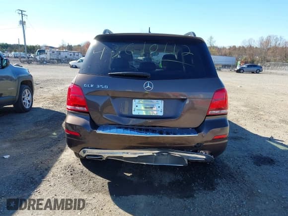 ✅ 2014 Mercedes-Benz GLK 350 • VIN: WDCGG5HB5EG240456 • Lot: 43610112. Listed on IAAI with 102,162 mi. Free auction sales archive from the USA and detailed vehicle history report at DreamBid. Image 16.