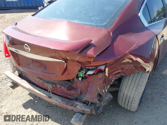 ✅ 2011 Nissan Maxima SV • VIN: 1N4AA5AP6BC800920 • Lot: 43158221. Wystawiony na IAAI z przebiegiem 209 024 mil. Bezpłatny archiwum sprzedaży aukcyjnych z USA i szczegółowy raport historii pojazdu na DreamBid. Zdjęcie 13.