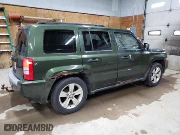 ✅ 2008 Jeep Patriot Sport • VIN: 1J8FF28W68D654107 • Lot: 92203955. Listed on Copart with 152,811 mi. Free auction sales archive from the USA and detailed vehicle history report at DreamBid. Image 3.