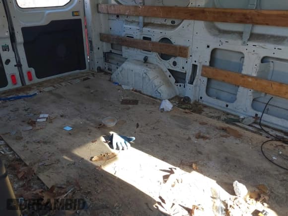 ✅ 2015 Ford Transit Cargo • VIN: 1FTNR1ZM6FKA65780 • Лот: 41682836. Опубликован ранее на IAAI с пробегом 144 338 миль. Бесплатный доступ к архиву аукционных продаж из США и подробный отчёт об истории автомобиля на DreamBid. Изображение 8.