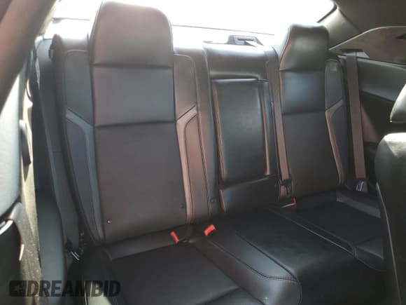 ✅ 2018 Dodge Challenger GT • VIN: 2C3CDZGG4JH235110 • Lot: 70253264. Wystawiony na Copart z przebiegiem Nie podano. Bezpłatny archiwum sprzedaży aukcyjnych z USA i szczegółowy raport historii pojazdu na DreamBid. Zdjęcie 10.