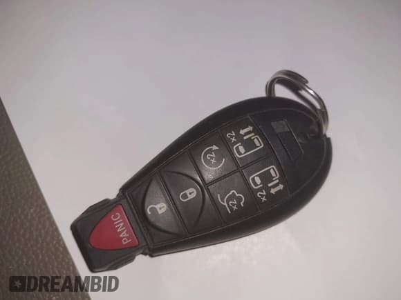 ✅ 2014 Chrysler Town & Country Touring L 30th Anniversary • VIN: 2C4RC1CG7ER277710 • Lot: 43808578. Listed on IAAI with 97,655 mi. Free auction sales archive from the USA and detailed vehicle history report at DreamBid. Image 11.