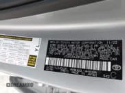 ✅ 2024 Toyota Prius LE • VIN: JTDACAAU0R3020473 • Lot: 42170556. Wystawiony na IAAI z przebiegiem 26 190 mil. Bezpłatny archiwum sprzedaży aukcyjnych z USA i szczegółowy raport historii pojazdu na DreamBid. Zdjęcie 9.