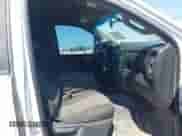 2020 Chevrolet Silverado 2500HD Work Truck z VIN 1GC1YLE70LF160658, wystawiony jako IAAI lot #42499550 z przebiegiem 148 081 mil mil oraz . Historia ofert i sprzedaży dostępna na DreamBid. Obrazek 5.