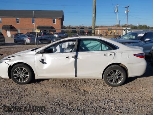 ✅ 2017 Toyota Camry SE • VIN: 4T1BF1FK0HU318223 • Lot: 43683364. Listed on IAAI with 78,850 mi. Free auction sales archive from the USA and detailed vehicle history report at DreamBid. Image 14.