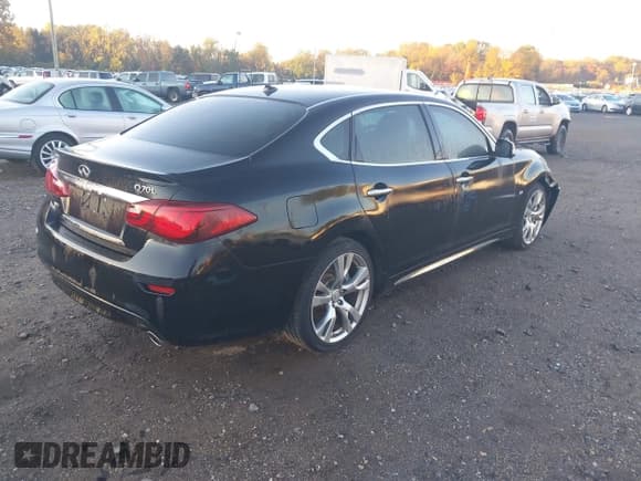✅ 2017 Infiniti Q70 3.7 • VIN: JN1BY1PR3HM210112 • Лот: 43498184. Опубликован ранее на IAAI с пробегом 31 605 миль. Бесплатный доступ к архиву аукционных продаж из США и подробный отчёт об истории автомобиля на DreamBid. Изображение 4.