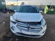 ✅ 2018 Ford Escape SE • VIN: 1FMCU9GD8JUB12808 • Lot: 92107735. Wystawiony na Copart z przebiegiem 85 316 mil. Bezpłatny archiwum sprzedaży aukcyjnych z USA i szczegółowy raport historii pojazdu na DreamBid. Zdjęcie 5.