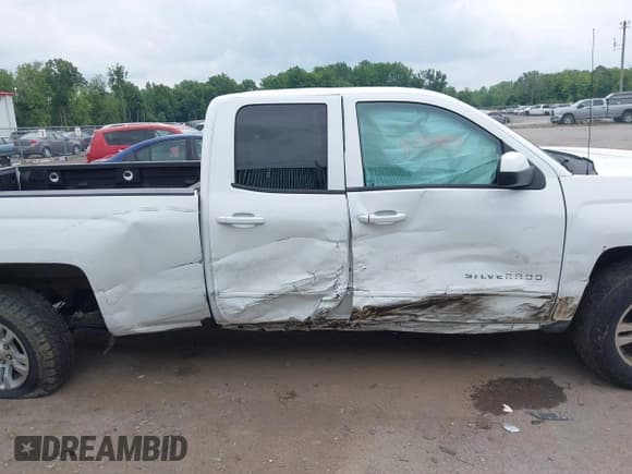 ✅ 2018 Chevrolet Silverado 1500 LT • VIN: 1GCVKREH7JZ183378 • Лот: 42733529. Опубликован ранее на IAAI с пробегом 109 632 миль. Бесплатный доступ к архиву аукционных продаж из США и подробный отчёт об истории автомобиля на DreamBid. Изображение 13.