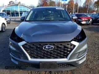 2019 Hyundai Tucson SE z VIN KM8J2CA48KU924467, wystawiony jako Copart lot #90989735 z przebiegiem 41 266 mil mil oraz Szkoda całkowita • Salvage title. Historia ofert i sprzedaży dostępna na DreamBid. Obrazek 5.