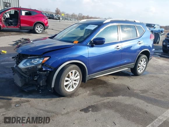 ✅ 2019 Nissan Rogue SV • VIN: JN8AT2MV7KW378771 • Lot: 43622581. Wystawiony na IAAI z przebiegiem 62 984 mil. Bezpłatny archiwum sprzedaży aukcyjnych z USA i szczegółowy raport historii pojazdu na DreamBid. Zdjęcie 17.