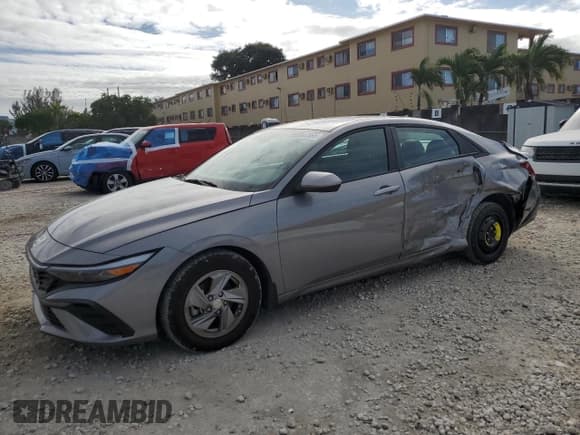 ✅ 2024 Hyundai Elantra SE • VIN: KMHLL4DG6RU829885 • Лот: 90807585. Опубликован ранее на Copart с пробегом 4 867 миль. Бесплатный доступ к архиву аукционных продаж из США и подробный отчёт об истории автомобиля на DreamBid. Изображение 1.