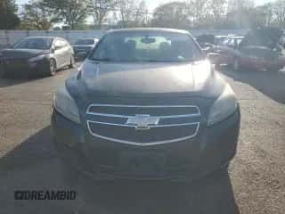 2013 Chevrolet Malibu LS z VIN 1G11B5SA6DF210695, wystawiony jako Copart lot #82578785 z przebiegiem 193 649 mil mil oraz Czysty tytuł • Clean title. Historia ofert i sprzedaży dostępna na DreamBid. Obrazek 5.