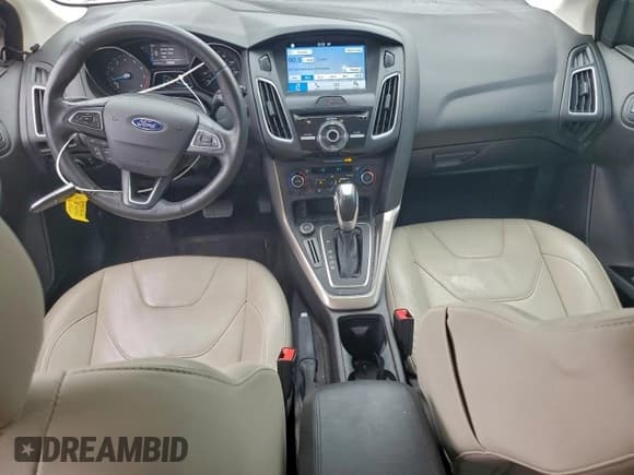 ✅ 2016 Ford Focus Titanium • VIN: 1FADP3N25GL326030 • Lot: 93662905. Wystawiony na Copart z przebiegiem 44 123 mil. Bezpłatny archiwum sprzedaży aukcyjnych z USA i szczegółowy raport historii pojazdu na DreamBid. Zdjęcie 8.